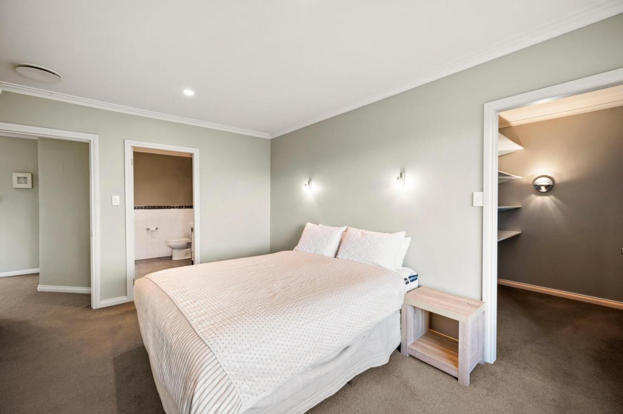 Taupo Escape - Rainbow Point Holiday Home Exterior photo